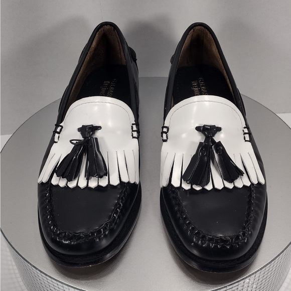 Bass Black and White Leather Loafers size 7 pre
Owned Exellent condition main image 8